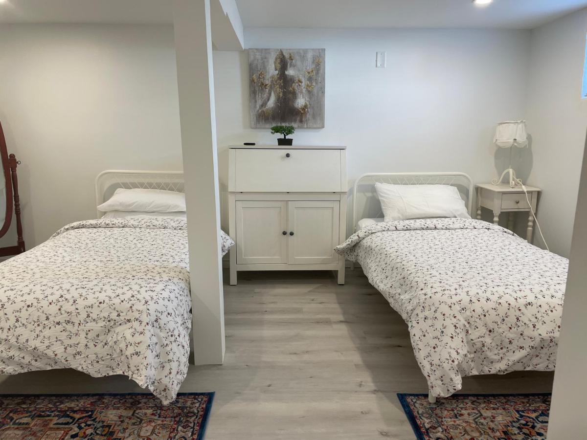 Newly Renovated 2 Bedroom 1 Ba *10 Min Walk To Falls* Niagara Falls Exterior photo